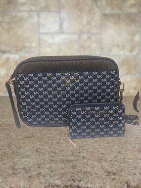 Michael Kors Charm Camera Crossbody & Matching Wallet Set Navy/Brown Logo